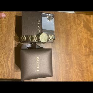 Men’s gold watch